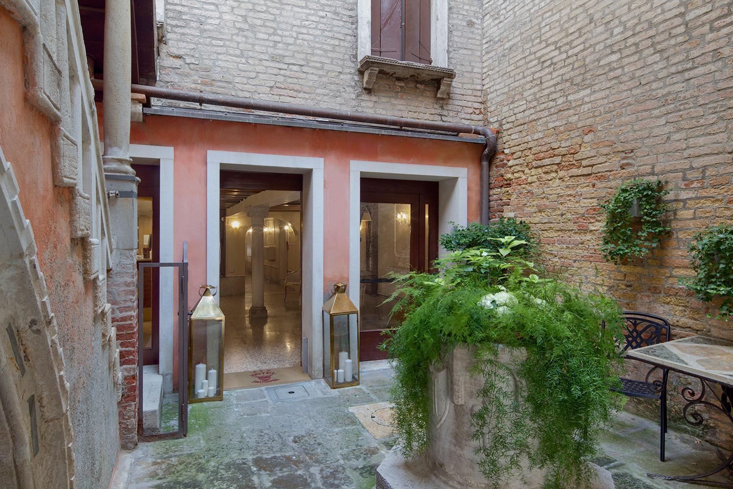 Hotel Pausania Venecia Exterior foto